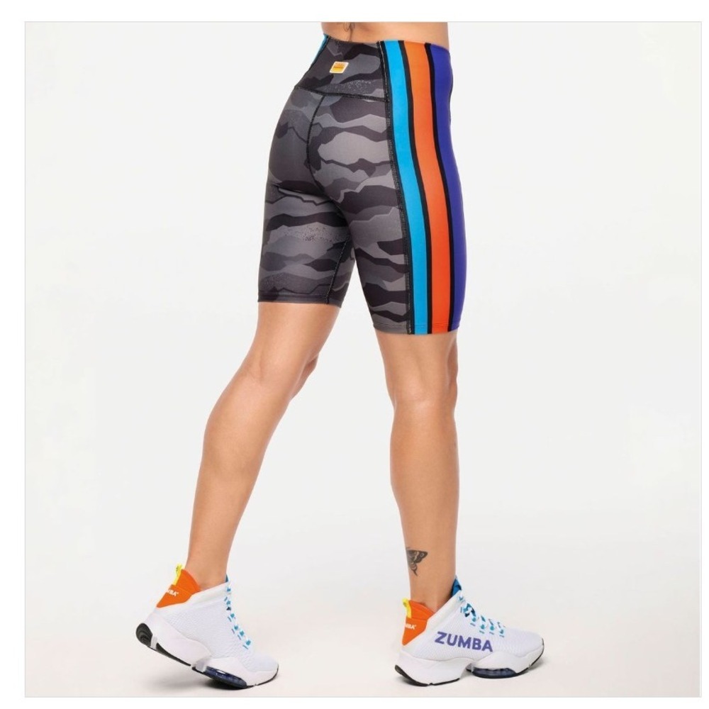 NWOT ZUMBA Explore High Waisted Biker Shorts - Gray Expedition Size Medium